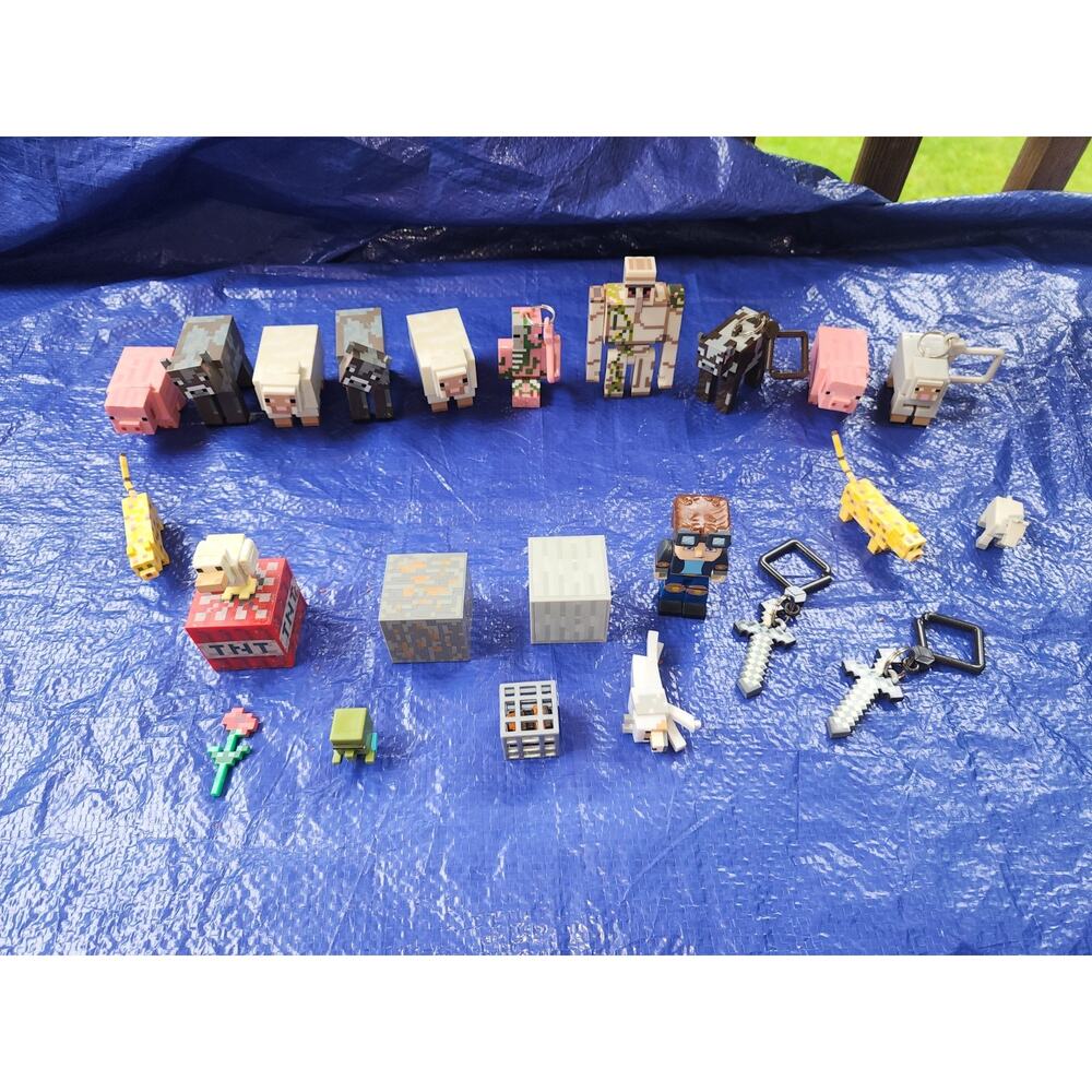 Jazwares Minecraft Figures Lot Of 15 Animals Bear, Sheep, Wolves, Pigs